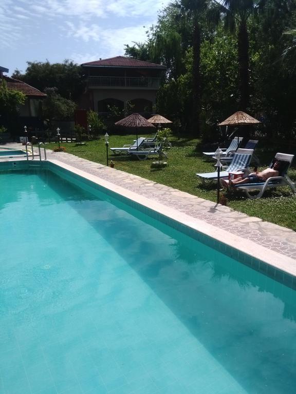 Holiday Hotel דליאן מראה חיצוני תמונה