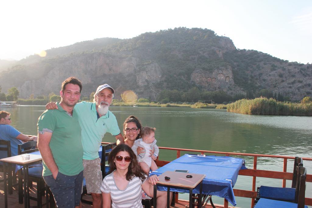 Holiday Hotel דליאן מראה חיצוני תמונה