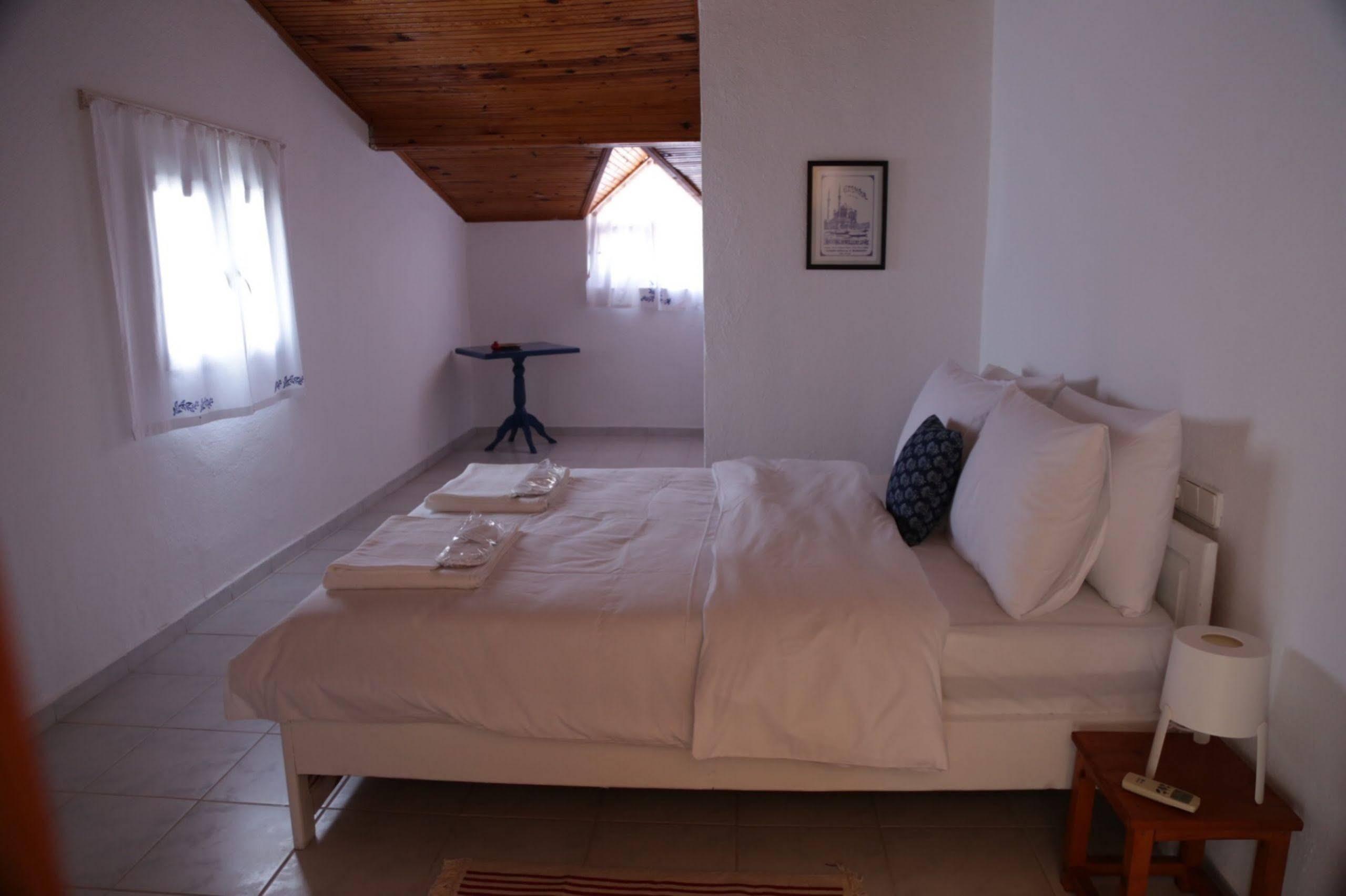 Holiday Hotel דליאן מראה חיצוני תמונה
