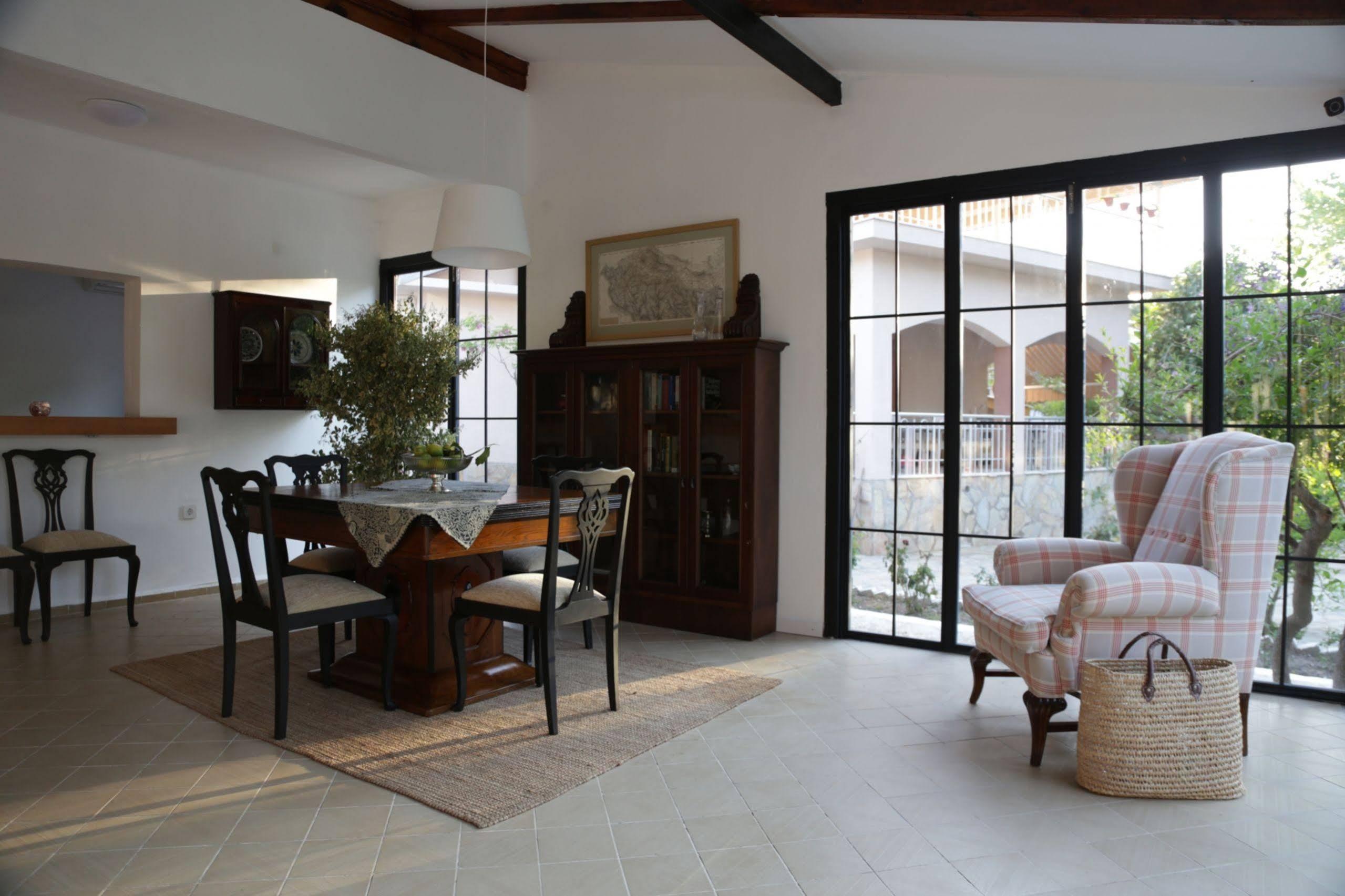 Holiday Hotel דליאן מראה חיצוני תמונה