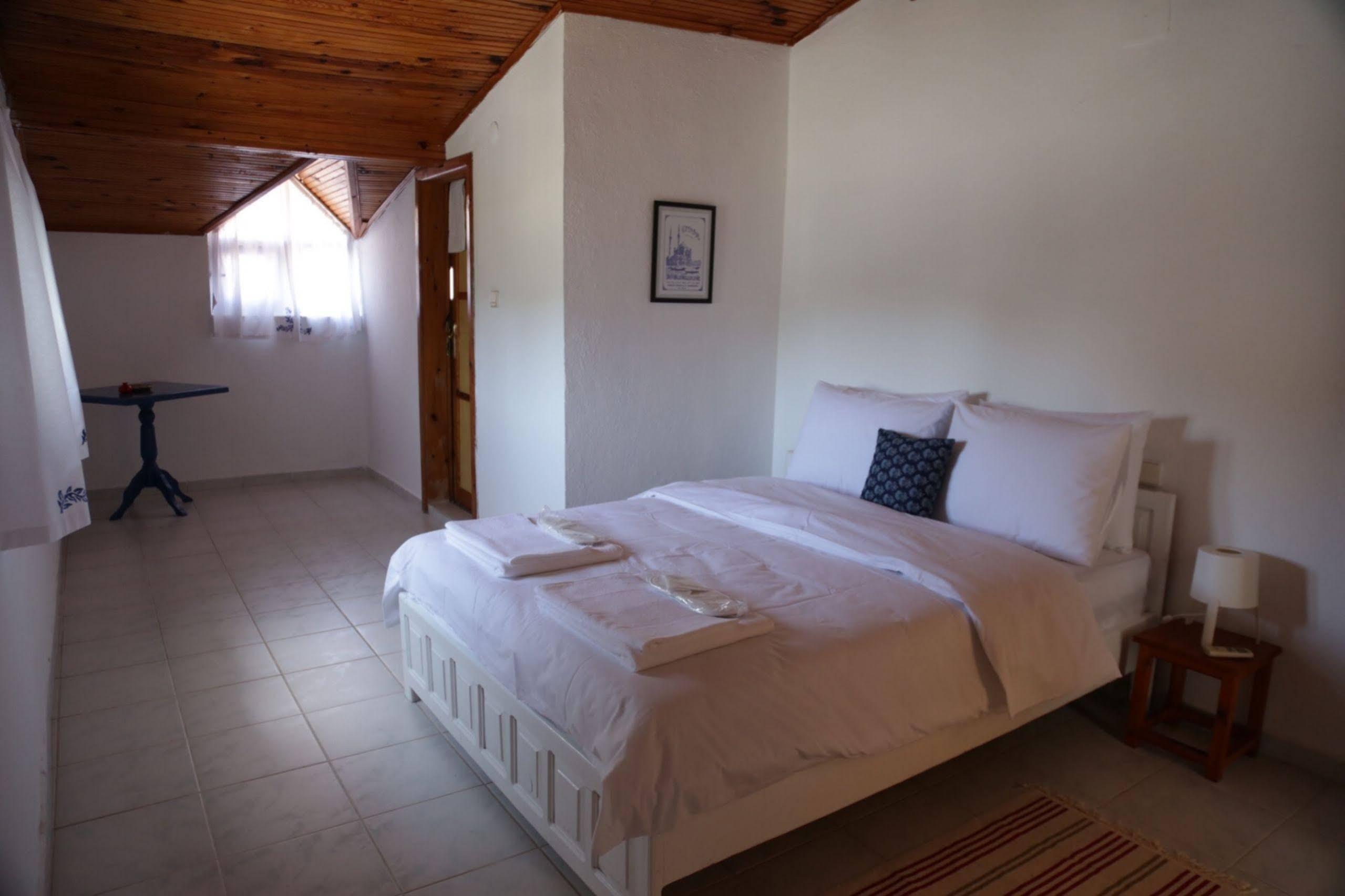 Holiday Hotel דליאן מראה חיצוני תמונה